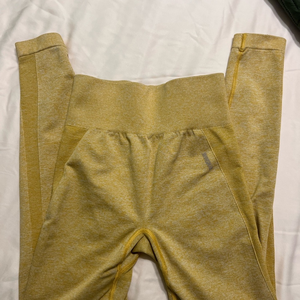 Gym Shark leggings - S
Yellow